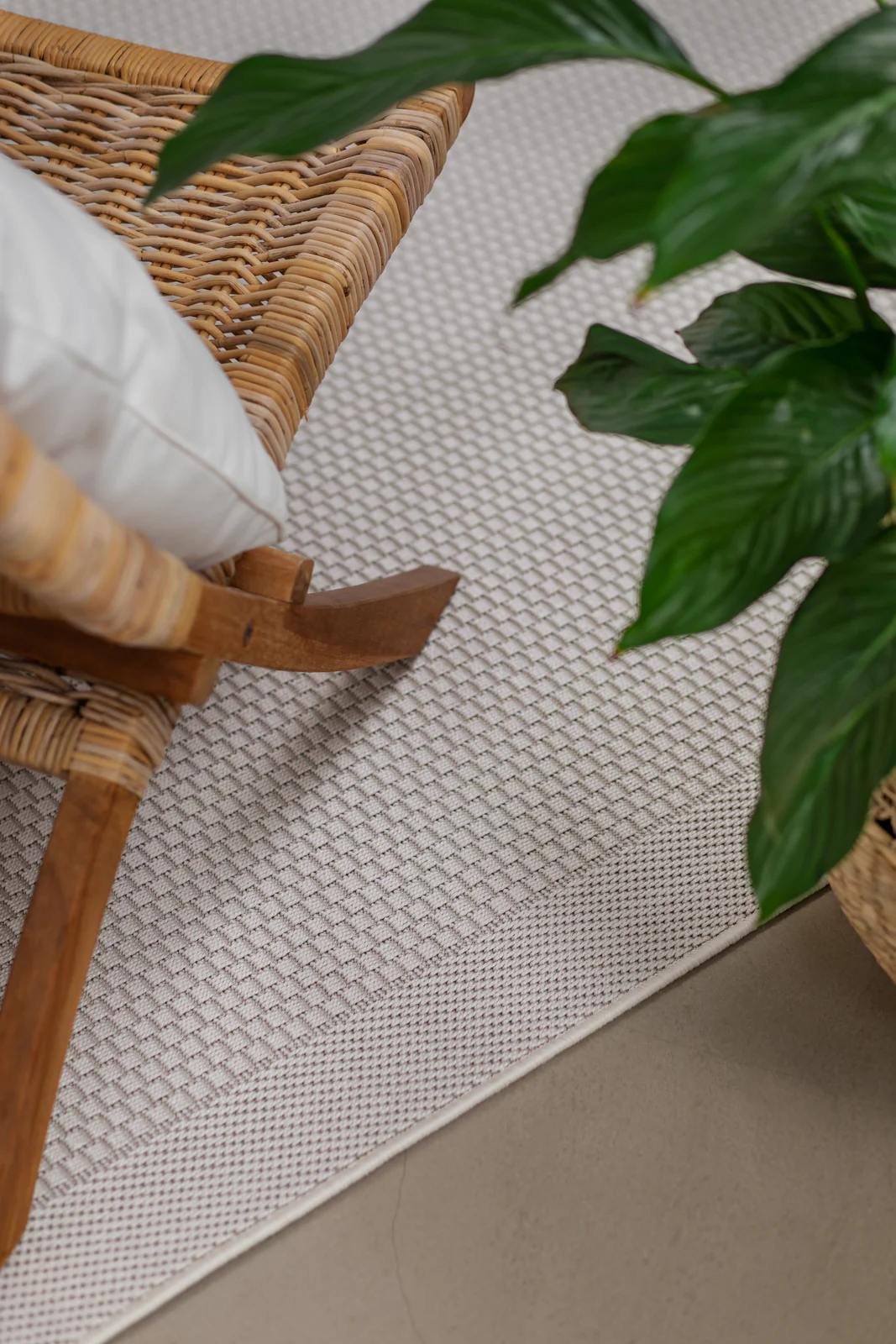 Miami Vit - Indoor/Outdoor - Image 9